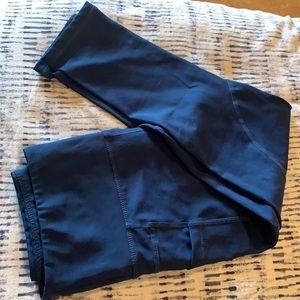 Zyia Navy LNT Pocket Capri 20” Inseam